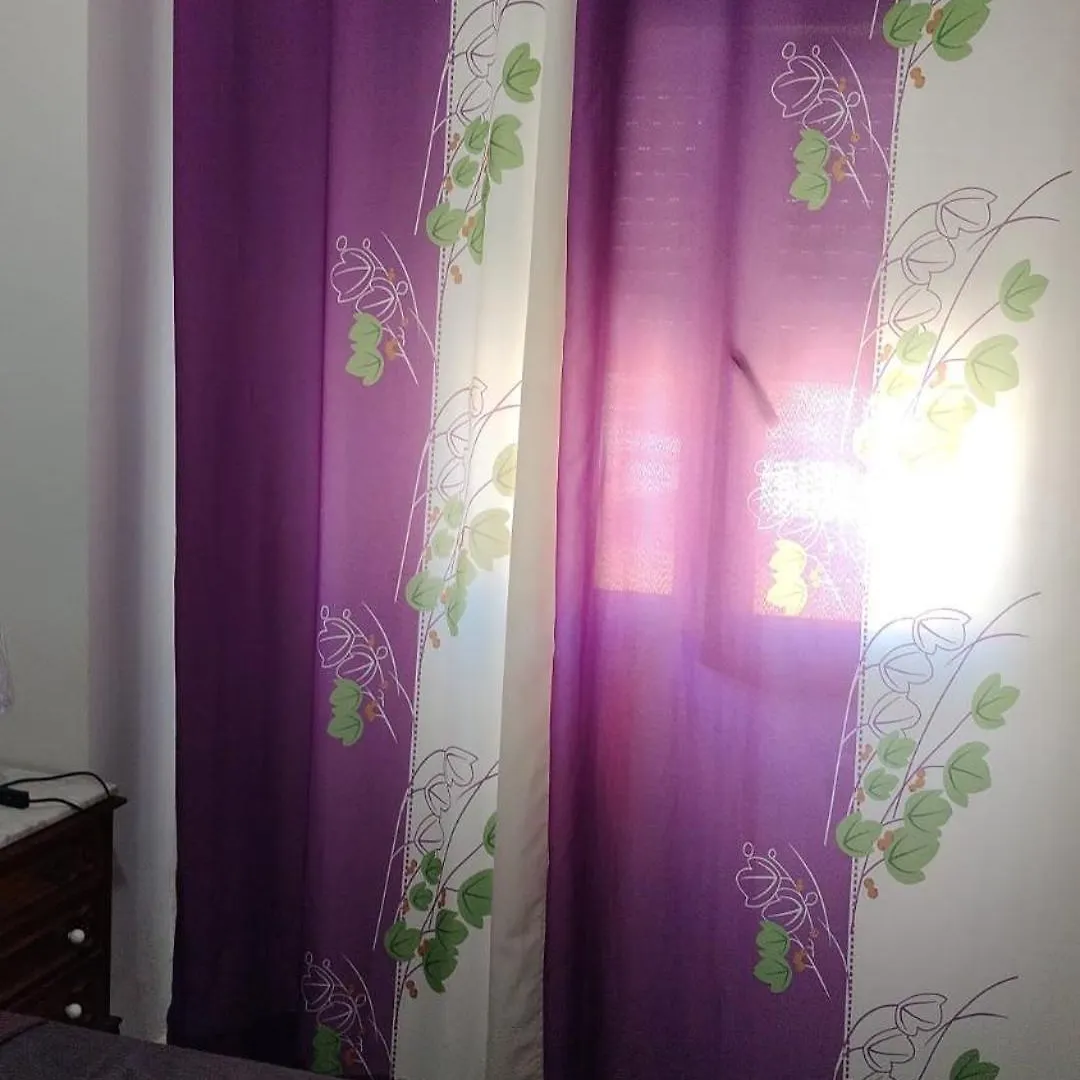 Δωμάτια σε οικογενειακή κατοικία Habitacion Con Vistas Preciosas En Piso Compartido Εστεπόνα Ισπανία