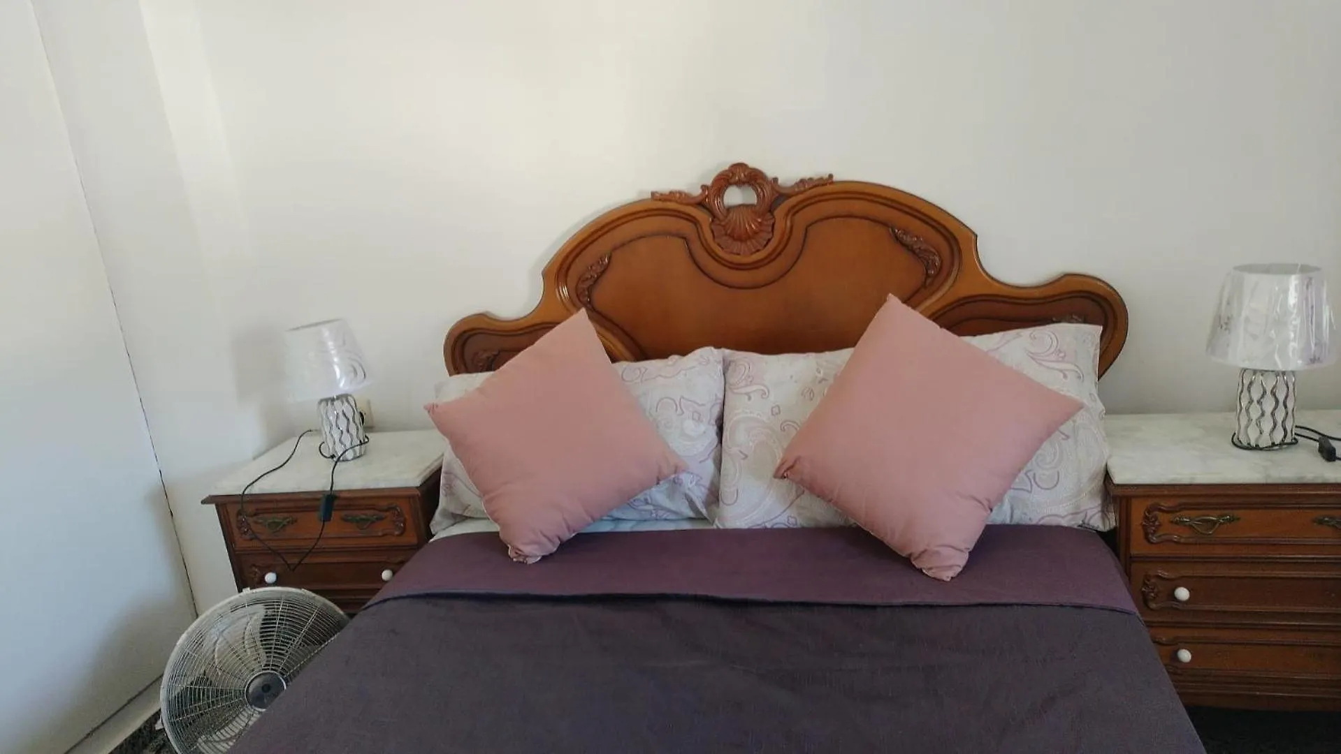 Δωμάτια σε οικογενειακή κατοικία Habitacion Con Vistas Preciosas En Piso Compartido Εστεπόνα